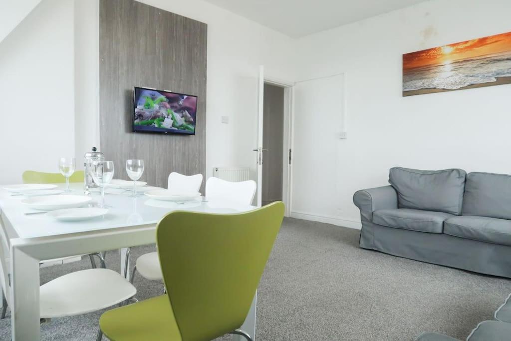 Farina No9, 2 Bedroom Sea View Sleeping 7 Guests *